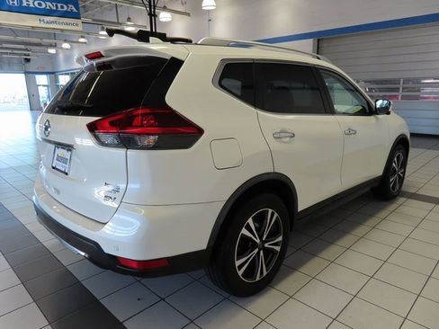 Used 2020 Nissan Rogue SV w/ Premium Package image 13