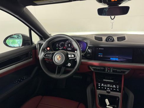 New 2026 Porsche Cayenne Coupe image 20