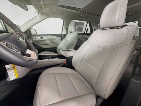 New 2026 Ford Explorer Active w/ Active Comfort Package AWD/4WD image 2