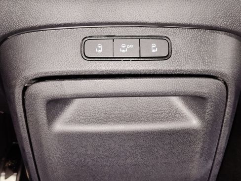 Used 2025 Volkswagen ID. Buzz Pro S RWD image 26