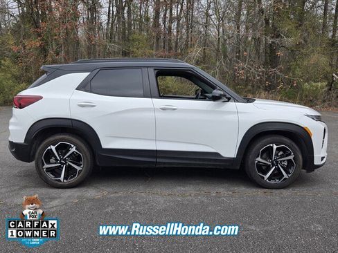 Used 2023 Chevrolet TrailBlazer RS w/ Sun and Liftgate Package image 2