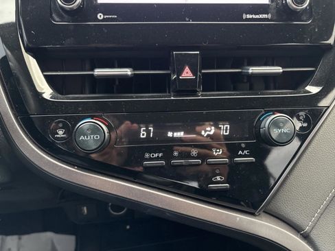 Used 2023 Toyota Camry SE image 18