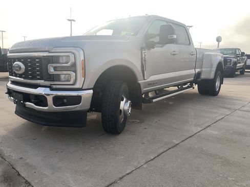 Certified 2024 Ford F350 Lariat image 3