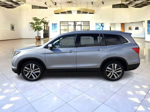 Used 2016 Honda Pilot Touring image 4