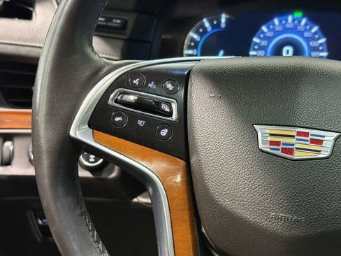 Used 2017 Cadillac Escalade Premium Luxury image 15