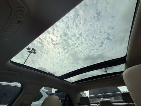 Used 2019 Lincoln Continental Reserve AWD/4WD image 27