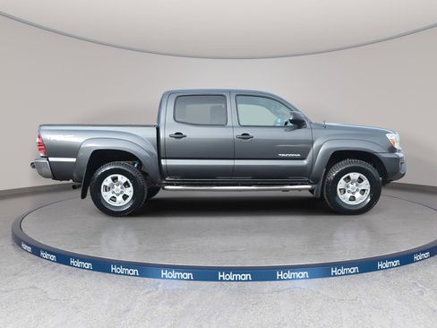 Used 2013 Toyota Tacoma Base image 8