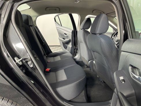 Used 2021 Nissan Sentra SV FWD image 39
