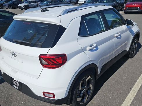New 2026 Hyundai Venue SEL FWD image 7