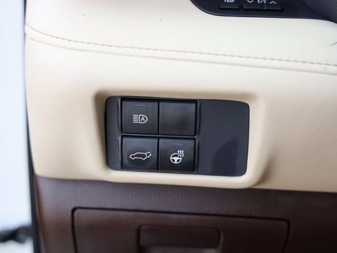 Certified 2021 Toyota Highlander Limited image 29