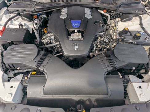 Used 2022 Maserati Ghibli Modena image 15