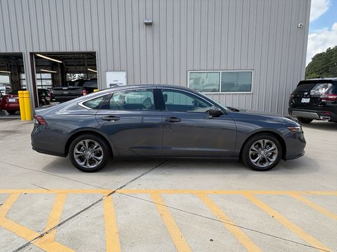 Certified 2024 Honda Accord EX image 8