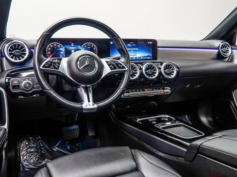 Used 2025 Mercedes-Benz CLA 250 image 5