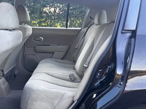 Used 2011 Nissan Versa 1.8 S w/ Plus Pkg image 11