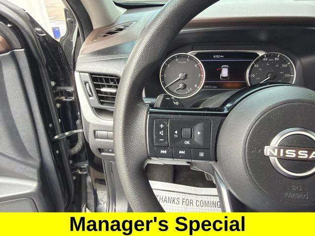 Used 2023 Nissan Rogue SV FWD image 16