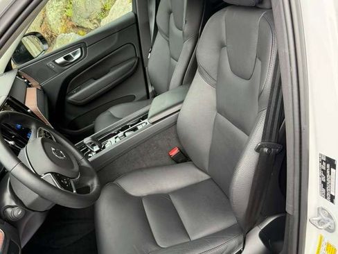 Used 2024 Volvo XC60 B5 Plus w/ Protection Package Premier AWD/4WD image 12