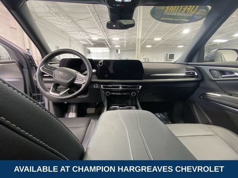 Used 2024 Chevrolet Traverse LT w/ Midnight/Sport Edition AWD/4WD image 27