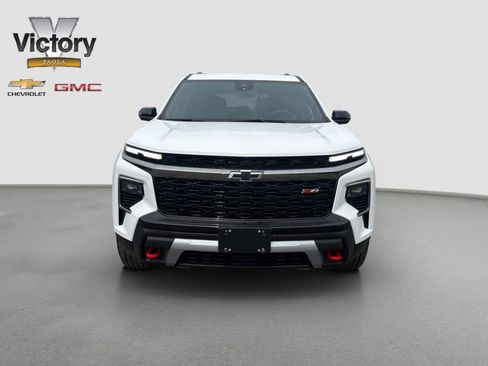 Used 2024 Chevrolet Traverse Z71 AWD/4WD image 2