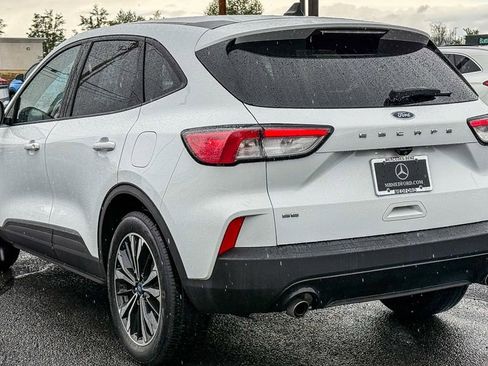Used 2022 Ford Escape SE w/ SE Sport Appearance Package FWD image 8