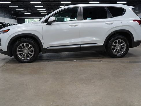 Used 2019 Hyundai Santa Fe SE FWD image 2