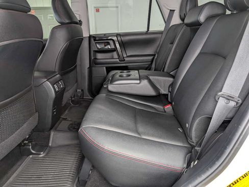 Used 2018 Toyota 4Runner TRD Off-Road Premium AWD/4WD image 24