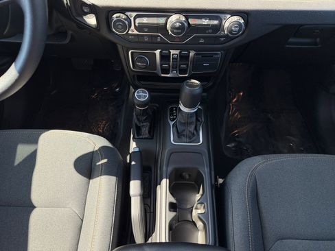 New 2026 Jeep Gladiator Sport AWD/4WD image 13