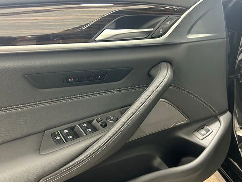 Used 2023 BMW 530i xDrive w/ Premium Package image 25