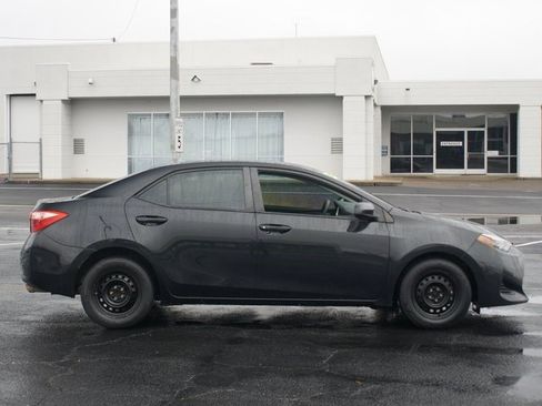 Used 2019 Toyota Corolla L image 14
