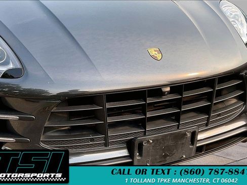 Used 2017 Porsche Macan Turbo AWD/4WD image 28