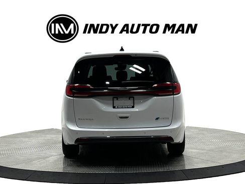 Used 2024 Chrysler Pacifica Limited FWD image 5