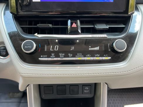 Used 2023 Toyota Corolla Cross LE w/ Moonroof Package AWD/4WD image 18