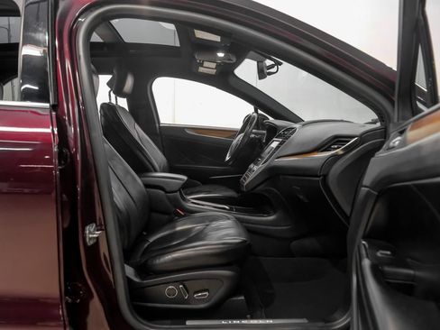 Used 2019 Lincoln MKC Select w/ Select Plus Package FWD image 42