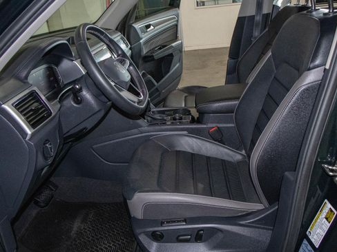 Used 2021 Volkswagen Atlas SEL Premium image 8