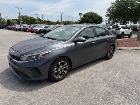 Used 2022 Kia Forte LXS w/ LXS Technology Package FWD image 11