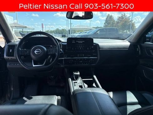 Certified 2022 Nissan Pathfinder SL w/ SL Premium Package FWD image 11