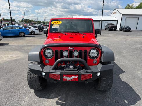 Used 2017 Jeep Wrangler Unlimited Rubicon w/ Connectivity Group AWD/4WD image 10