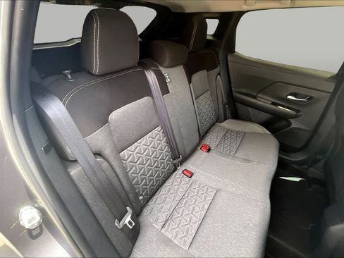 Used 2025 Nissan Kicks SV FWD image 19