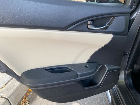 Used 2017 Honda Civic Sport image 28