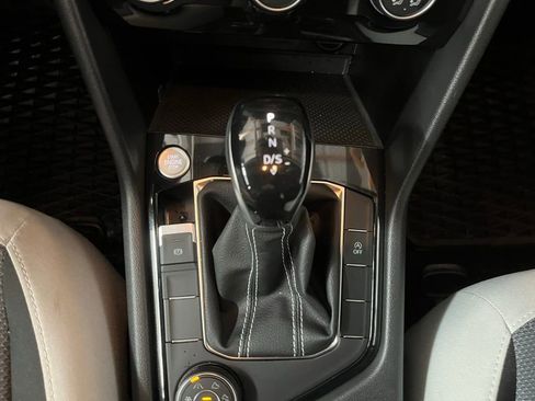 Certified 2025 Volkswagen Taos S image 17