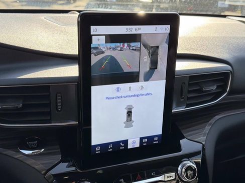 Certified 2022 Ford Explorer Limited w/ Limited Technology Package image 30