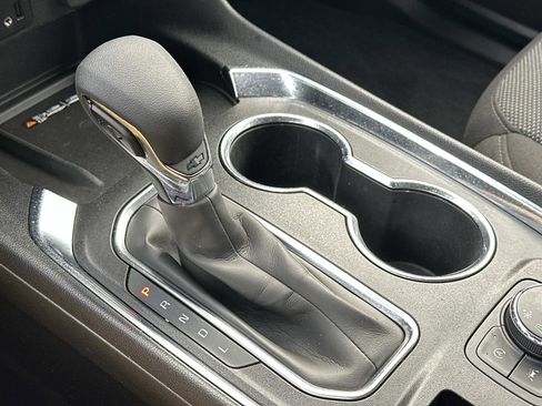 Used 2023 Chevrolet Traverse LT image 33