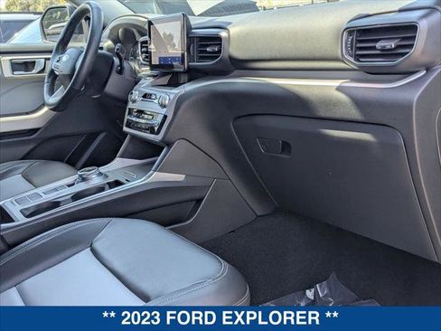 Used 2023 Ford Explorer XLT w/ Equipment Group 202A RWD image 22
