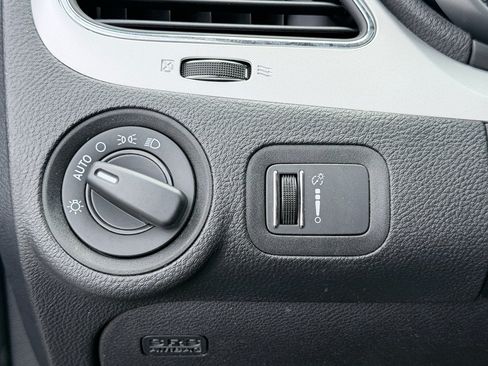 Used 2018 Dodge Journey SE w/ Blacktop Package FWD image 11