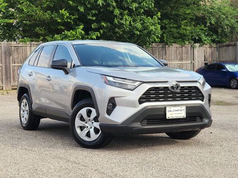 Used 2025 Toyota RAV4 LE FWD image 1