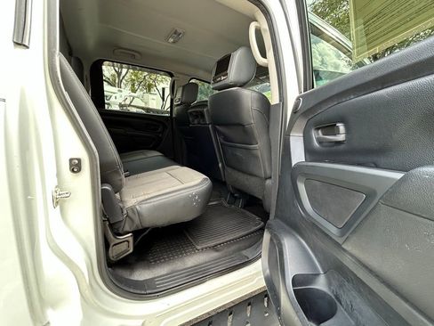 Used 2016 Nissan Titan S image 33
