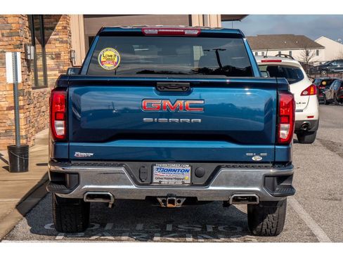 Used 2023 GMC Sierra 1500 SLE w/ X31 Off-Road Package image 4