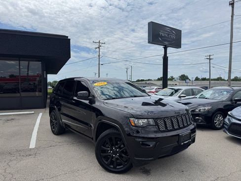Used 2019 Jeep Grand Cherokee Altitude AWD/4WD image 1