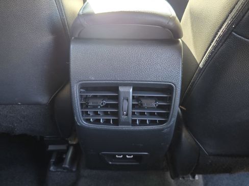 Used 2023 Toyota Corolla Cross XLE image 14