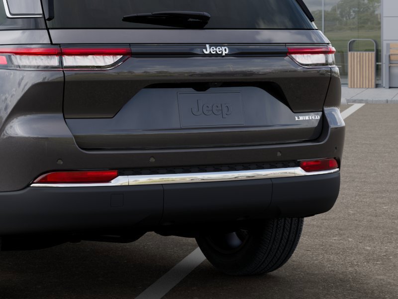 New 2026 Jeep Grand Cherokee Limited w/ Luxury Tech Group II RWD image 13