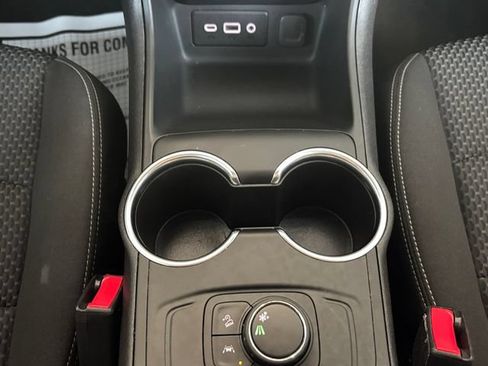 Used 2024 GMC Terrain SLE FWD image 6